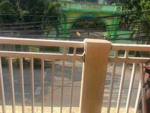 DIJUAL RUKO BERIKUT KAMAR KOST AN DI PERUM HARAPAN KITA DEKAT KE LIPPO SUPERMAL DAN PINTU TOL KARAWACI lokasi di Tangerang Kab., tersedia melalui melalui situs Olx