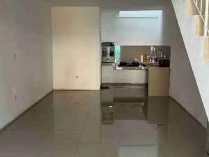 dijual rumah 2 lantai 2 kamar tidur lokasi strategis di taman palem cengkareng jakarta barat lokasi di Jakarta Barat, tersedia melalui melalui situs Olx