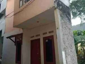 Dijual rumah 2 lantai 2 kamar tidurlokasi strategisDeket GOR Cipayung Jakarta Timur lokasi di Bekasi Kota, tersedia melalui melalui situs Olx