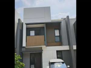 Dijual Rumah 2 Lantai Ada Taman di Cluster Regia SCG, Bekasi lokasi di Bekasi Kab., tersedia melalui melalui situs Olx
