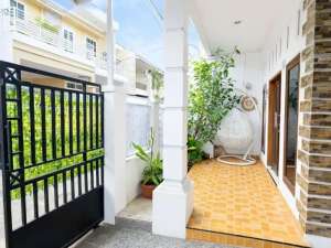 Dijual Rumah 2 Lantai Bagus Siap Huni di Setu Dekat Tol di Jakarta Timur lokasi di Tangerang Selatan Kota, tersedia melalui melalui situs Olx