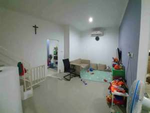 Dijual Rumah 2 Lantai Dalam Komplek Bebas Banjir di Griya Melati Asri Cengkareng lokasi di Jakarta Barat, tersedia melalui melalui situs Olx