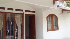 DIJUAL RUMAH 2 LANTAI DALAM KOMPLEK PURI MUTIARA CILANDAK lokasi di Jakarta Selatan, tersedia melalui melalui situs Olx