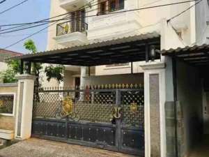 Dijual Rumah 2 Lantai di Komplek Sekneg Cidodol Keb Lama Jaksel lokasi di Jakarta Selatan, tersedia melalui melalui situs Olx