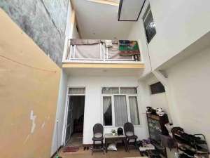Dijual Rumah 2 Lantai sayap Jalan Ahmad Yani , tersedia melalui melalui situs Olx
