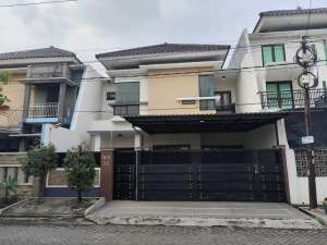 DIJUAL RUMAH 2 LANTAI SIAP HUNIPONDOK MARITIM INDAH lokasi di Surabaya Kota, tersedia melalui melalui situs Olx
