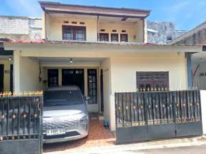 DIJUAL RUMAH 2 LANTAI SIAP HUNI lokasi di Depok Kota, tersedia melalui melalui situs Olx