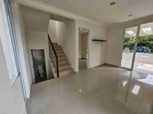 Dijual Rumah 2lt Citragran Cibunur lokasi di Bekasi Kota, tersedia melalui melalui situs Olx