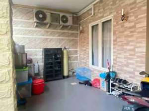 Dijual Rumah 2Lt Strategis Murah Nyaman Cantik di Jambangan Ketintang Surabaya lokasi di Surabaya Kota, tersedia melalui melalui situs Olx