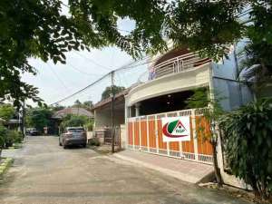Dijual Rumah 3 lantai di Kemang Permata Bekasi lokasi di Bekasi Kota, tersedia melalui melalui situs Olx