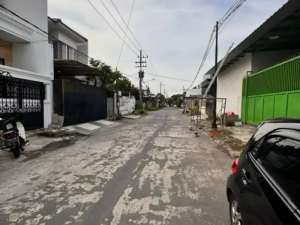DIJUAL RUMAH BABATAN PANTAI - BARU GRESS lokasi di Surabaya Kota, tersedia melalui melalui situs Olx