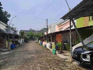 dijual rumah bagus 2 lantai 3 kamar tidur di kencana hill residences ciater bsd lokasi di Tangerang Selatan Kota, tersedia melalui melalui situs Olx