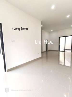 DIJUAL RUMAH BARU 2 LANTAI DI REGENCY MELATI MAS SERPONG lokasi di Tangerang Selatan Kota, tersedia melalui melalui situs Olx