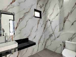 Dijual Rumah Baru Gress 2lantai babatan pantai lokasi di Surabaya Kota, tersedia melalui melalui situs Olx