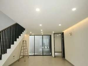 Dijual Rumah Baru Gress Mewah Mulyosari lokasi di Surabaya Kota, tersedia melalui melalui situs Olx