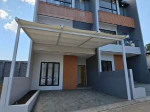 Dijual Rumah Baru Luas 3 Lantai Lokasi Strategis di Setraduta lokasi di Cimahi Kota, tersedia melalui melalui situs Olx