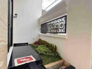 Dijual Rumah Baru Semi Classic Minimalis Babatan Pantai Surabaya Dekat The Grand Kenjeran Anyeong Market Row Jalan 3 Mobil lokasi di Surabaya Kota, tersedia melalui melalui situs Olx