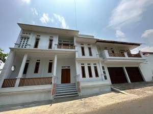 Dijual Rumah Besar di Sukabumi lokasi di Sukabumi Kab., tersedia melalui melalui situs Olx