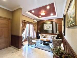 Dijual Rumah Besar Mewah Daerah Jati Padang Pasar Minggu lokasi di Jakarta Selatan, tersedia melalui melalui situs Olx