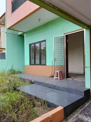 Dijual rumah besar pinggir jalan di GDC lokasi di Depok Kota, tersedia melalui melalui situs Olx