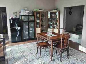 DIJUAL RUMAH BESARTOKO PINGGIR JALAN KARANGPLOSO lokasi di Malang Kab., tersedia melalui melalui situs Olx