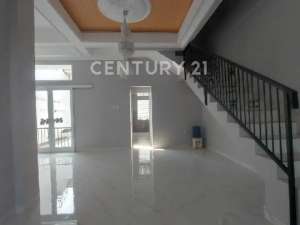 Dijual Rumah Brand New Dengan Gaya Klasik Modern lokasi di Depok Kota, tersedia melalui melalui situs Olx