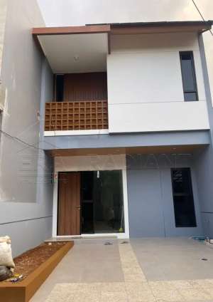 Dijual rumah BRAND NEW di Kiwi Residence, Graha Raya Bintaro Jaya lokasi di Tangerang Kota, tersedia melalui melalui situs Olx