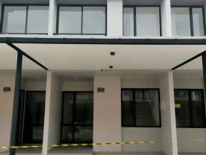Dijual Rumah Cluster FLORIDA PIK lokasi di Jakarta Utara, tersedia melalui melalui situs Olx