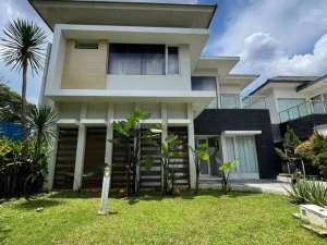 Dijual Rumah Cluster Vassa Lake Vassa Residence Lippo Cikarang DR58VR lokasi di Bekasi Kab., tersedia melalui melalui situs Olx