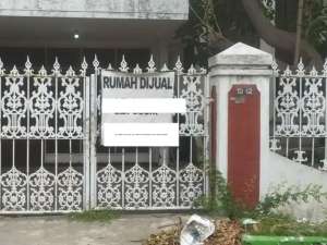 Dijual Rumah daerah Tenggilis, dekat Ubaya, cocok utk usaha kost lokasi di Surabaya Kota, tersedia melalui melalui situs Olx