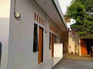 Dijual Rumah dan Kontrakan 6 Kamar di daerah Jatiwaringin, Pondok Gede, Bekasi lokasi di Bekasi Kab., tersedia melalui melalui situs Olx