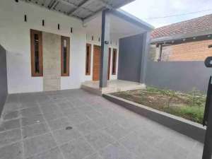 DIJUAL RUMAH DEKAT EXIT TOL PRAMBANAN lokasi di Sleman Kab., tersedia melalui melalui situs Olx