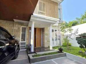 dijual rumah dekat hotel Hyatt. lokasi di Sleman Kab., tersedia melalui melalui situs Olx