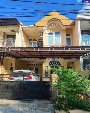 DijualRumah Depan Taman di Taman Surya 5Kalideres lokasi di Jakarta Barat, tersedia melalui melalui situs Olx