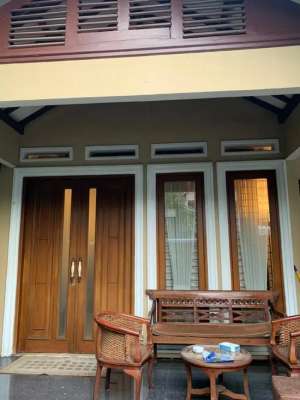 Dijual Rumah di Cilandak 5 Kamar Tidur Arah Timur lokasi di Jakarta Selatan, tersedia melalui melalui situs Olx