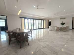 Dijual Rumah Di Cipete Dalam Townhouse Bebas Banjir lokasi di Jakarta Selatan, tersedia melalui melalui situs Olx