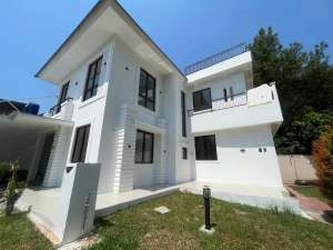 Dijual rumah di Kota Wisata Cibubur lokasi di Bogor Kab., tersedia melalui melalui situs Olx