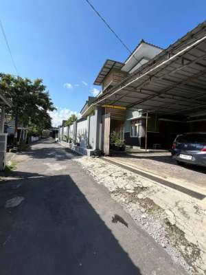 dijual rumah di sleman dengan kolam renang pribadi di jalan gito gati lokasi di Sleman Kab., tersedia melalui melalui situs Olx