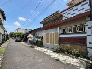 DIJUAL RUMAH DI SOLO UTARA DEKAT TAMAN JAYA WIJAYA lokasi di Karanganyar Kab., tersedia melalui melalui situs Olx