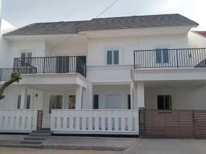 DIJUAL RUMAH DI VILLA MELATI MAS CLUSTER PALING DEPAN DEKAT GERBANG CLUSTER lokasi di Tangerang Selatan Kota, tersedia melalui melalui situs Olx