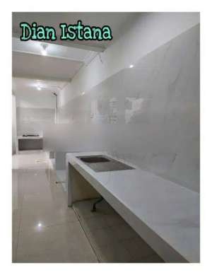 DIJUAL RUMAH DIAN ISTANA WIYUNG SURABAYA BARAT DEKAT GRAHA FAMILY lokasi di Surabaya Kota, tersedia melalui melalui situs Olx