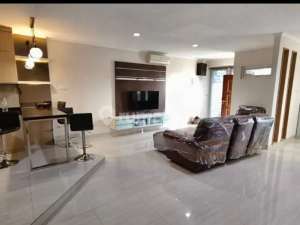 DIJUAL RUMAH FULL FURNISHED BRAND NEW GREEN COURT, CENGKARENG lokasi di Jakarta Barat, tersedia melalui melalui situs Olx