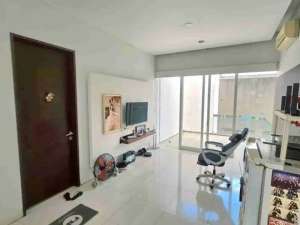 DiJual Rumah Furnishe Siap Huni TiggalBawa Koper Dian Istana Surabaya lokasi di Surabaya Kota, tersedia melalui melalui situs Olx