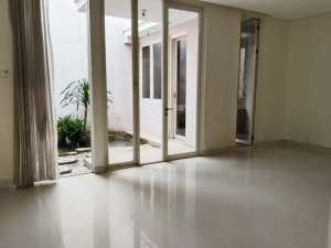 DiJual Rumah Grand Pakuwon Cluster South Victoria lokasi di Surabaya Kota, tersedia melalui melalui situs Olx