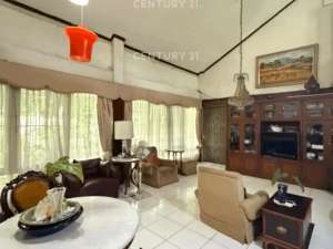 Dijual Rumah Hadap Jalan Raya Di Wijaya Sangat Strategis lokasi di Jakarta Selatan, tersedia melalui melalui situs Olx