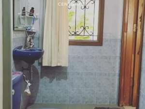 Dijual RumahHarga Menarik Di Perumahan Arya Putra Ciputat lokasi di Tangerang Selatan Kota, tersedia melalui melalui situs Olx