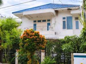 Dijual rumah hitung tanah butuh renovasi area bebas banjir di Taman Modern Jakarta Timur lokasi di Jakarta Timur, tersedia melalui melalui situs Olx