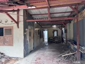 Dijual Rumah Hitung Tanah Harga Menarik Di Pesanggrahan Jaksel lokasi di Jakarta Selatan, tersedia melalui melalui situs Olx