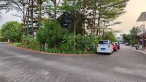 Dijual Rumah Hook Dikelilingi Taman di JGC Jakarta lokasi di Jakarta Timur, tersedia melalui melalui situs Olx
