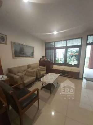 Dijual Rumah Jl Lombok Sayap Riau Bandung lokasi di Bandung Kota, tersedia melalui melalui situs Olx